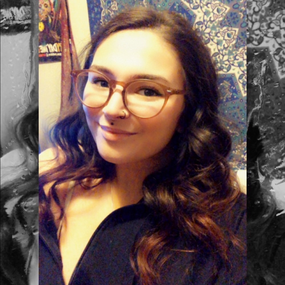 Meet your Posher, Lexie